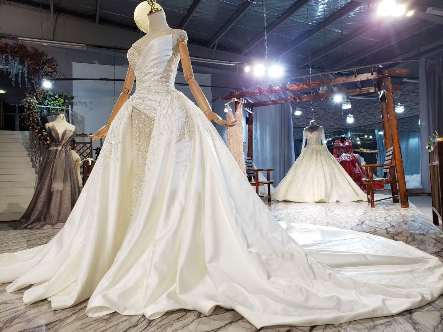 Vintage Ivory Luxury beaded Wedding Dress as picture / Ivory / 8 Vintage Ivory Luxury beaded Wedding Dress as picture / Ivory / 8