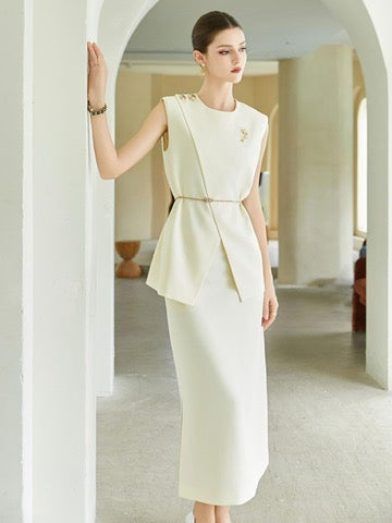 Elegant Sleeveless Skirt Suit