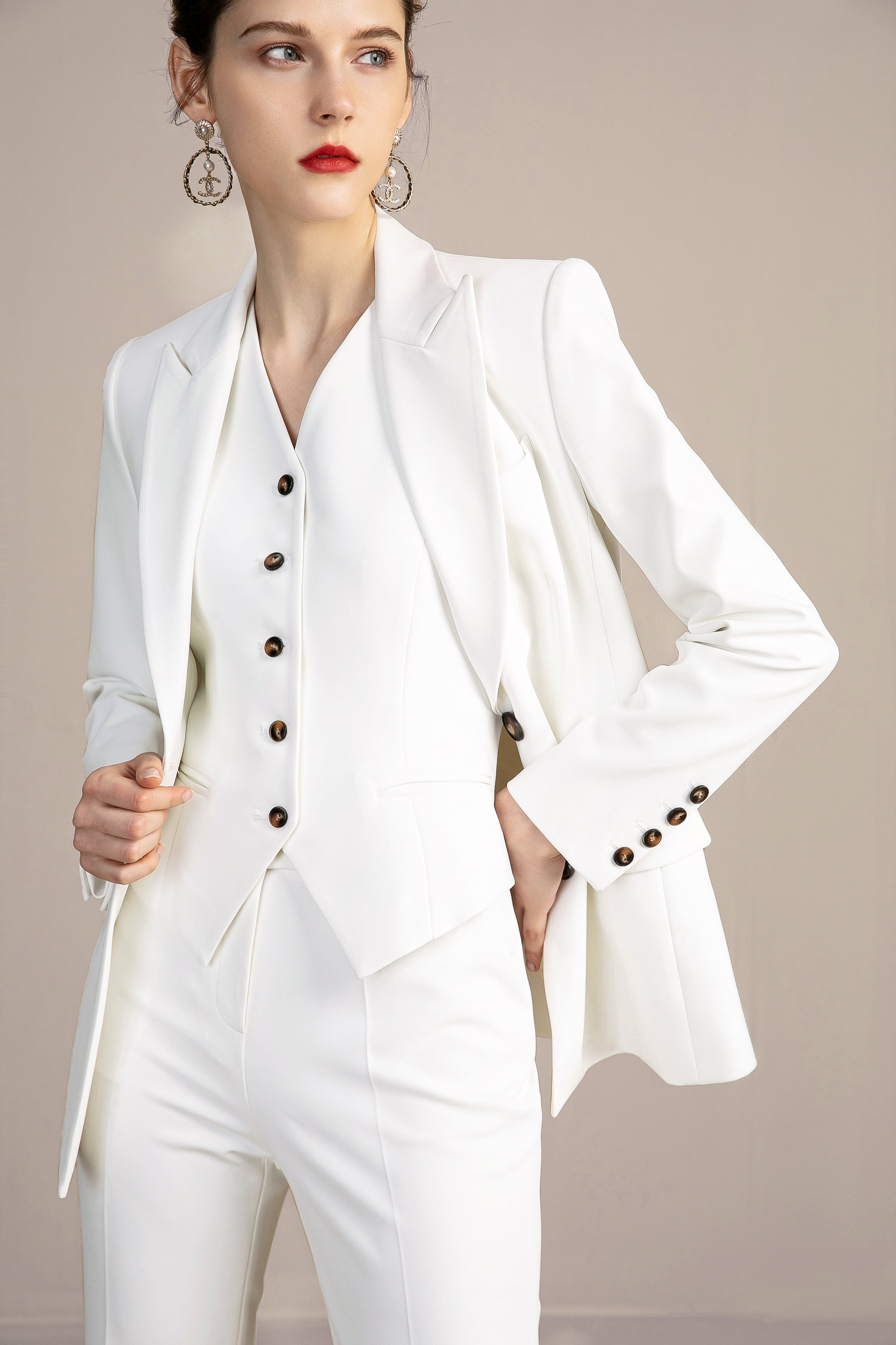 Women Pant Suit - White Women Pantsuit - LeStyleParfait  Pantsuits for  women, White pants women, Suits for women