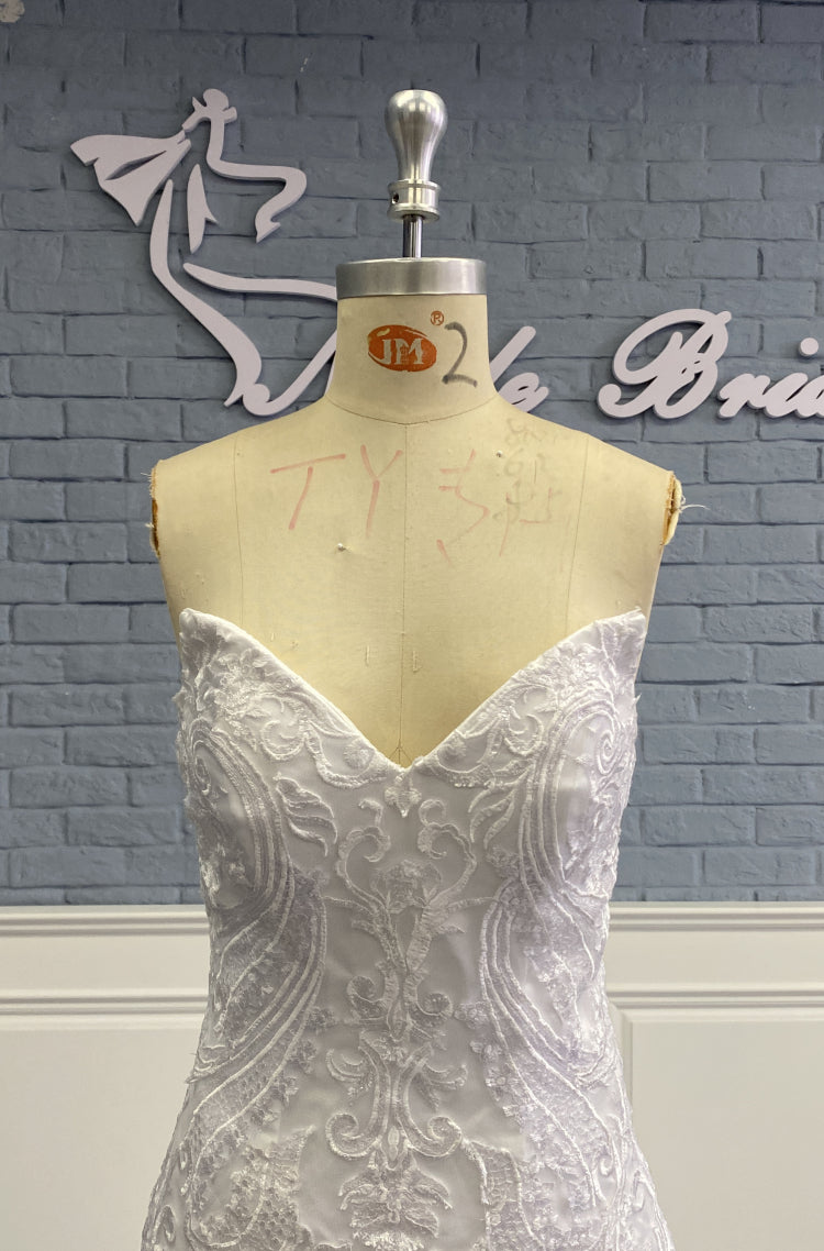 Elegant Sleeveless Bridal V-Neck Mermaid Tulle Wedding Dress - FashionByTeresa