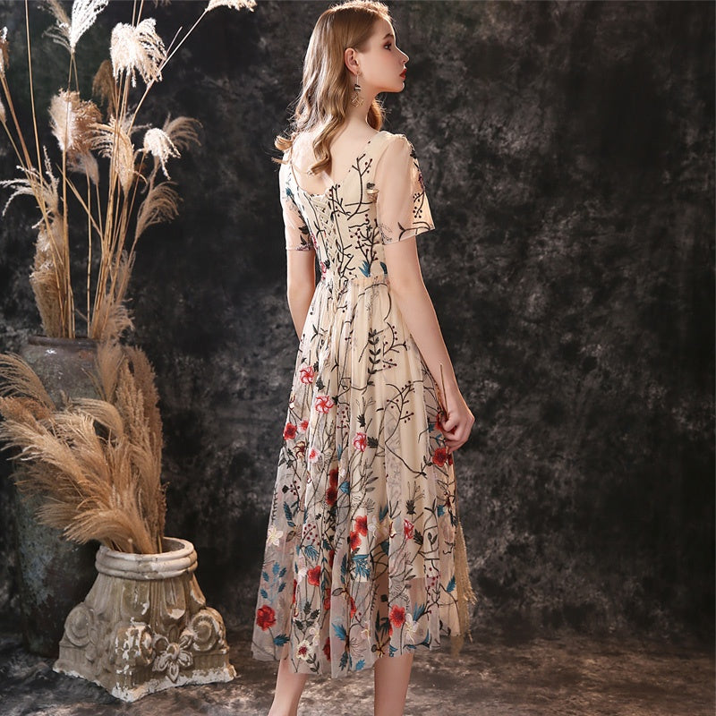 Embroidery V-Neck Flower Midi Dress | FashionByTeresa Embroidery V-Neck Flower Midi Dress | FashionByTeresa