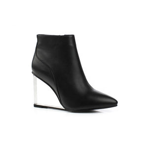 Black leather platform ankle boots - FashionByTeresa